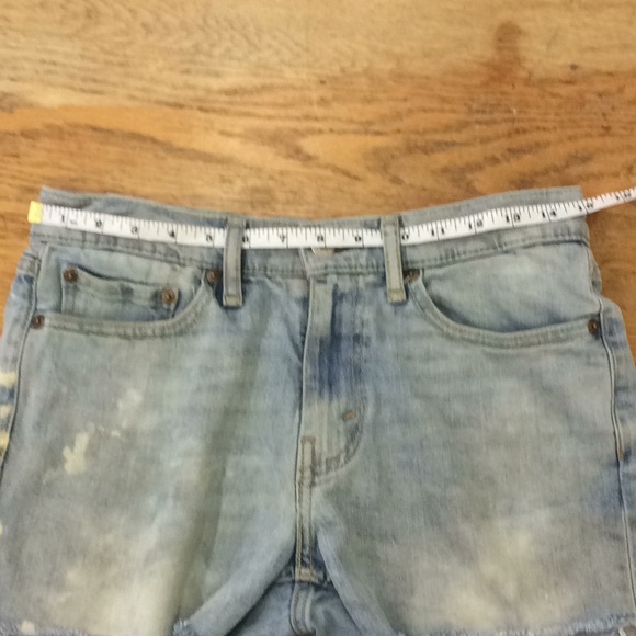 Levi’s Jean Shorts - Picture 9 of 9